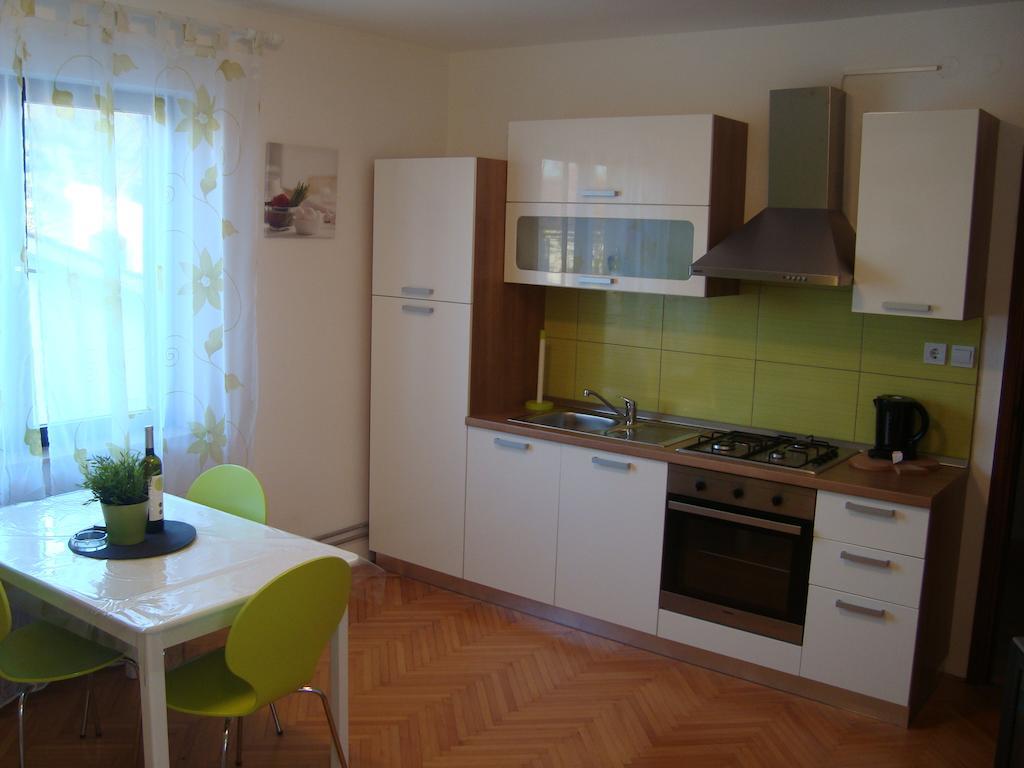 Apartments Peloza Porec Bilik gambar